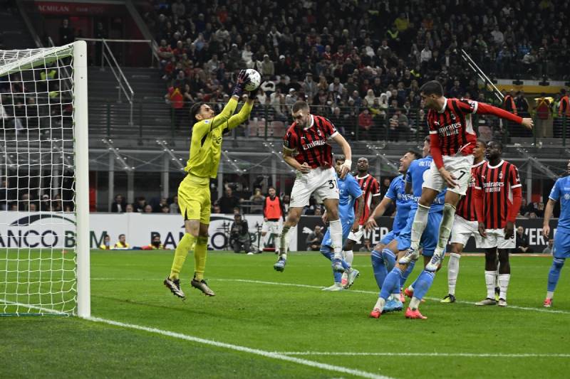Milan, Napoli, Pavlović
