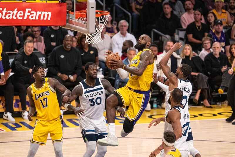 Lakers Minesota round 2