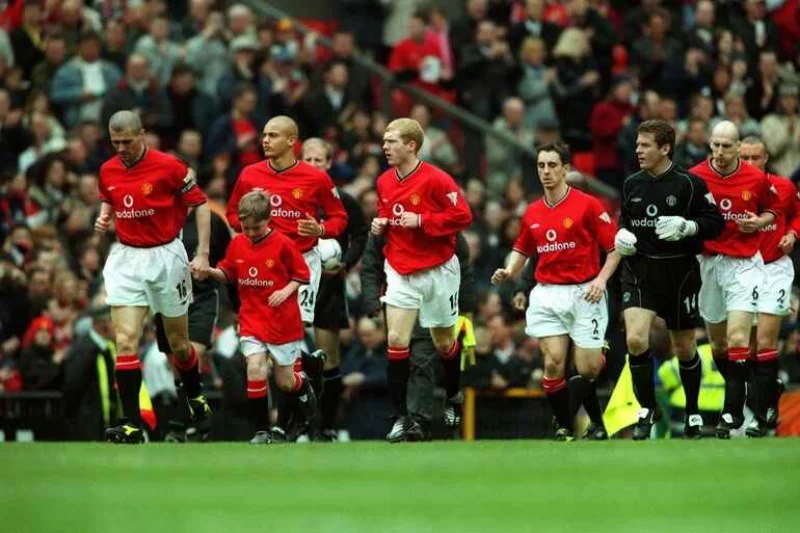 Manchester-UTD-2001