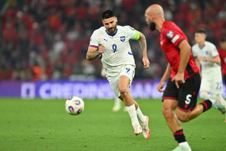Aleksandar Mitrović. Srbija
