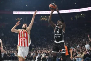 Duel Isaka Bonge i Nikole Kalinića u evroligaškom večitom derbiju