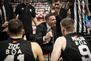 Trener Bešiktaša Dušan Alimpijević u finalu Evrokupa protiv Burga
