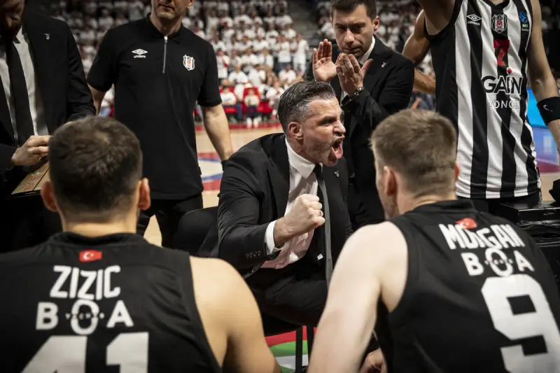 Trener Bešiktaša Dušan Alimpijević u finalu Evrokupa protiv Burga