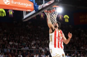 Džordan Nvora na meču sa Barselonom u "Blaugrani"