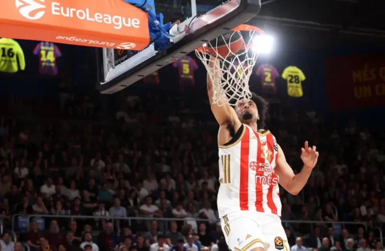 Džordan Nvora na meču sa Barselonom u "Blaugrani"