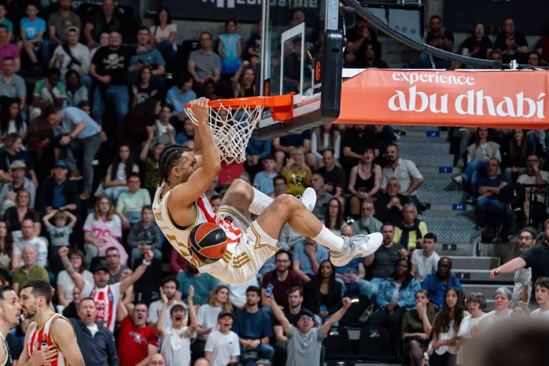 Džordan Nvora, Crvena zvezda