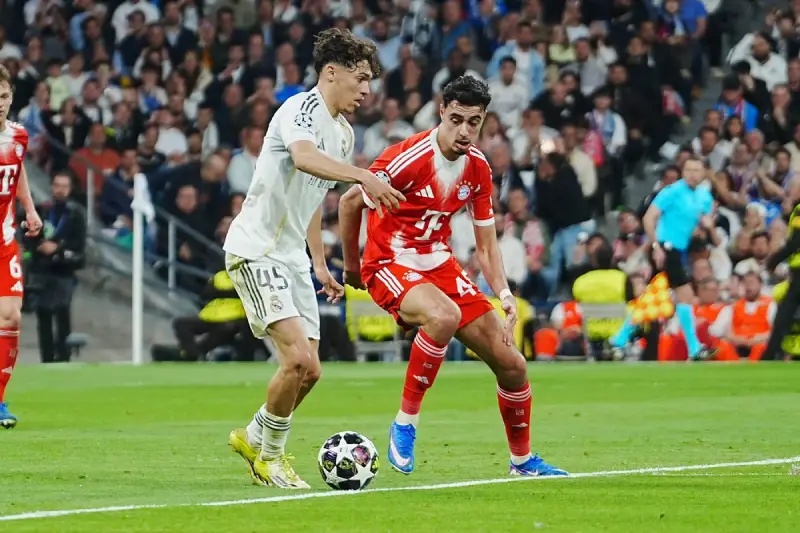 Duel Gulera i Pavlovića u prvom meču četvrtfinala Lige šampiona, Real Madrid - Bajern