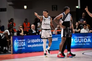 Jago dos Santos u dresu Virtusa iz Bolonje