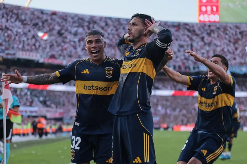 Leonardo Paredes proslavlja pogodak u 266. Superklasiku, River plejt - Boka juniors