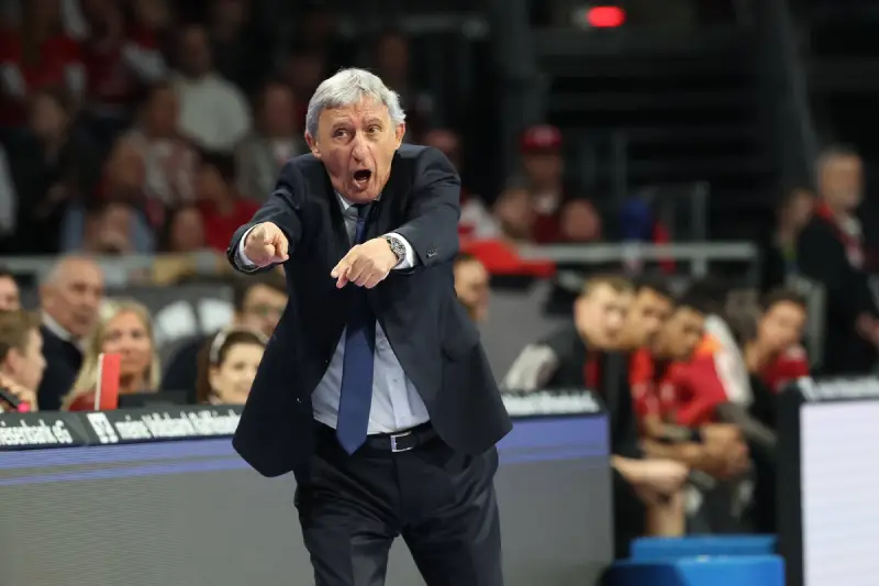 Trener Bajerna Svetislav Pešić