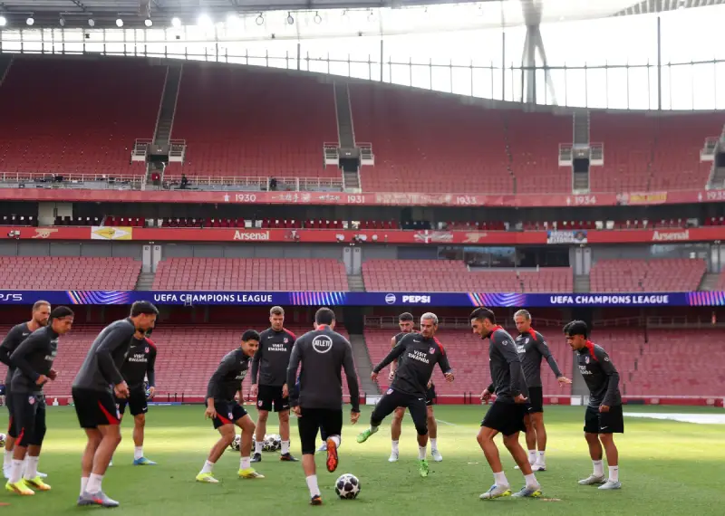Fudbaleri Atletiko Madrida na treningu u Londonu, uoči revanša sa Arsenalom, u polufinalu Lige šampiona
