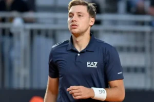 Srpski teniser Hamad Međedović plasirao se u osminu finala mastersa u Rimu
