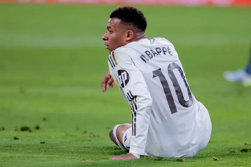 Kilijan Mbape je povređen, nije ostao u Madridu, već je otišao sa devojkom na more u Italiju