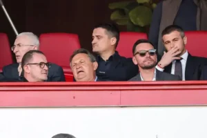 Čelnici Partizana Predrag Mijatović i Danko Lazović u klinču