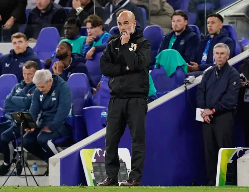 Trener Mančester sitija Pep Gvardiola, nije bio zadovoljan posle remija u Liverpulu, sa Evertonom