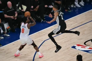Odži Anunobi je postigao odlučujući koš za pobedu Njujorka protiv San Antonija u četvrtoj utakmici velikog finala NBA lige