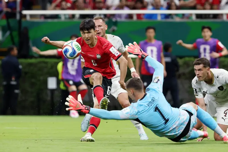 Inbom Hvang je bio najbolji igrač Južne Koreje u pobedi nad Češkom od 2:1