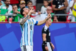 Lionel Mesi je postigao sva tri gola u pobedi Argentine nad Alžirom