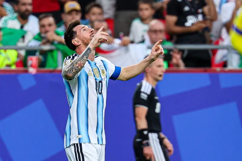 Lionel Mesi je postigao sva tri gola u pobedi Argentine nad Alžirom