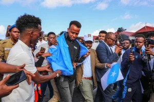 Sudija Omer Artan dočekan je u Somaliji kao heroj