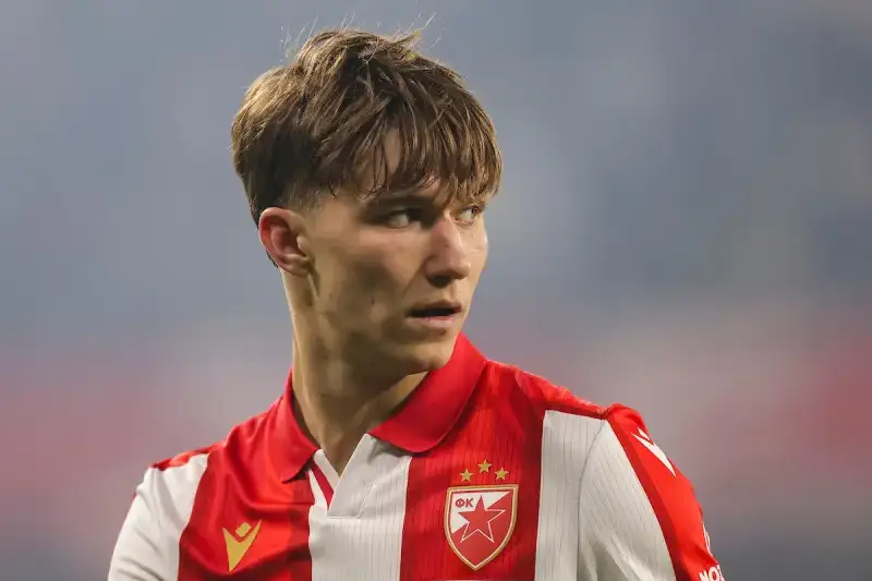 Vasilije Kostov je vrlo blizu prelaska u Arsenal